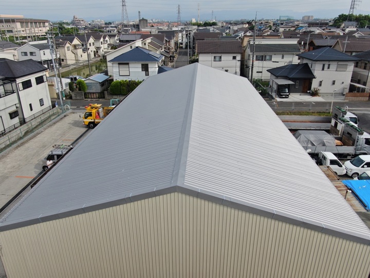 大東建託倉庫　屋根改修工事　屋根カバー工法　2022年6月完工