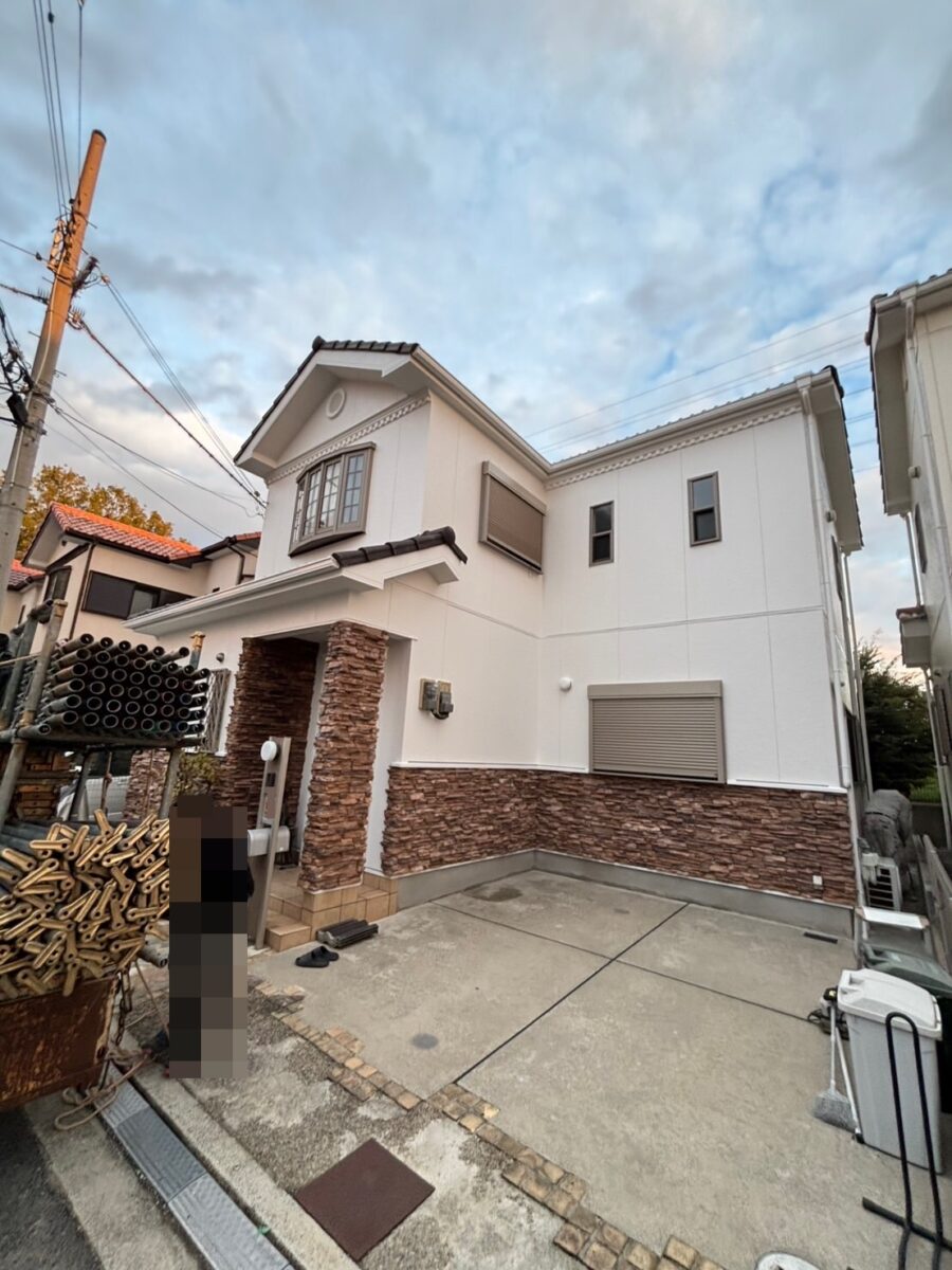 やさしい色合いはそのままに、瓦一新で美しく生まれ変わりました