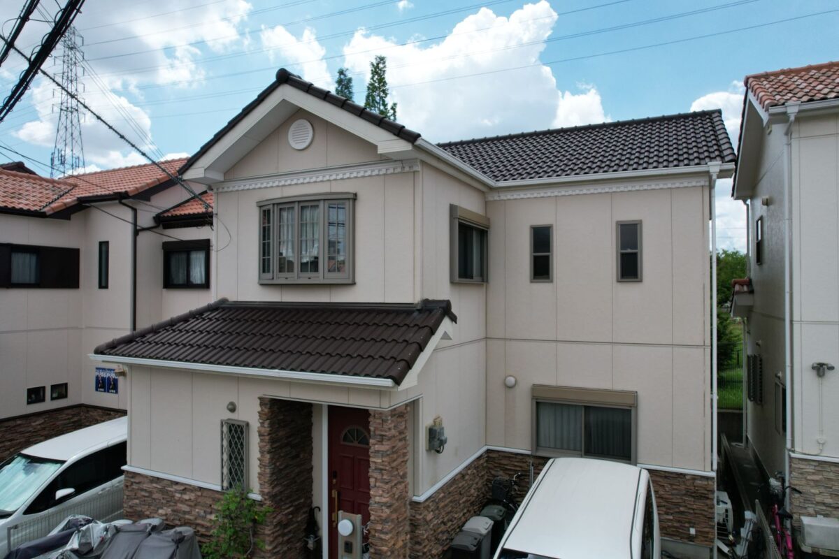 やさしい色合いはそのままに、瓦一新で美しく生まれ変わりました