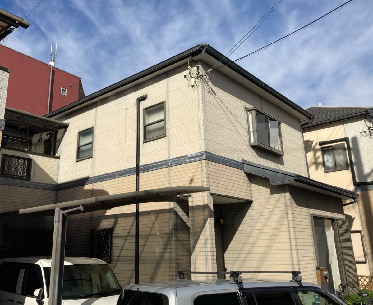 シンプルなのに存在感。大人の落ち着き外観へ