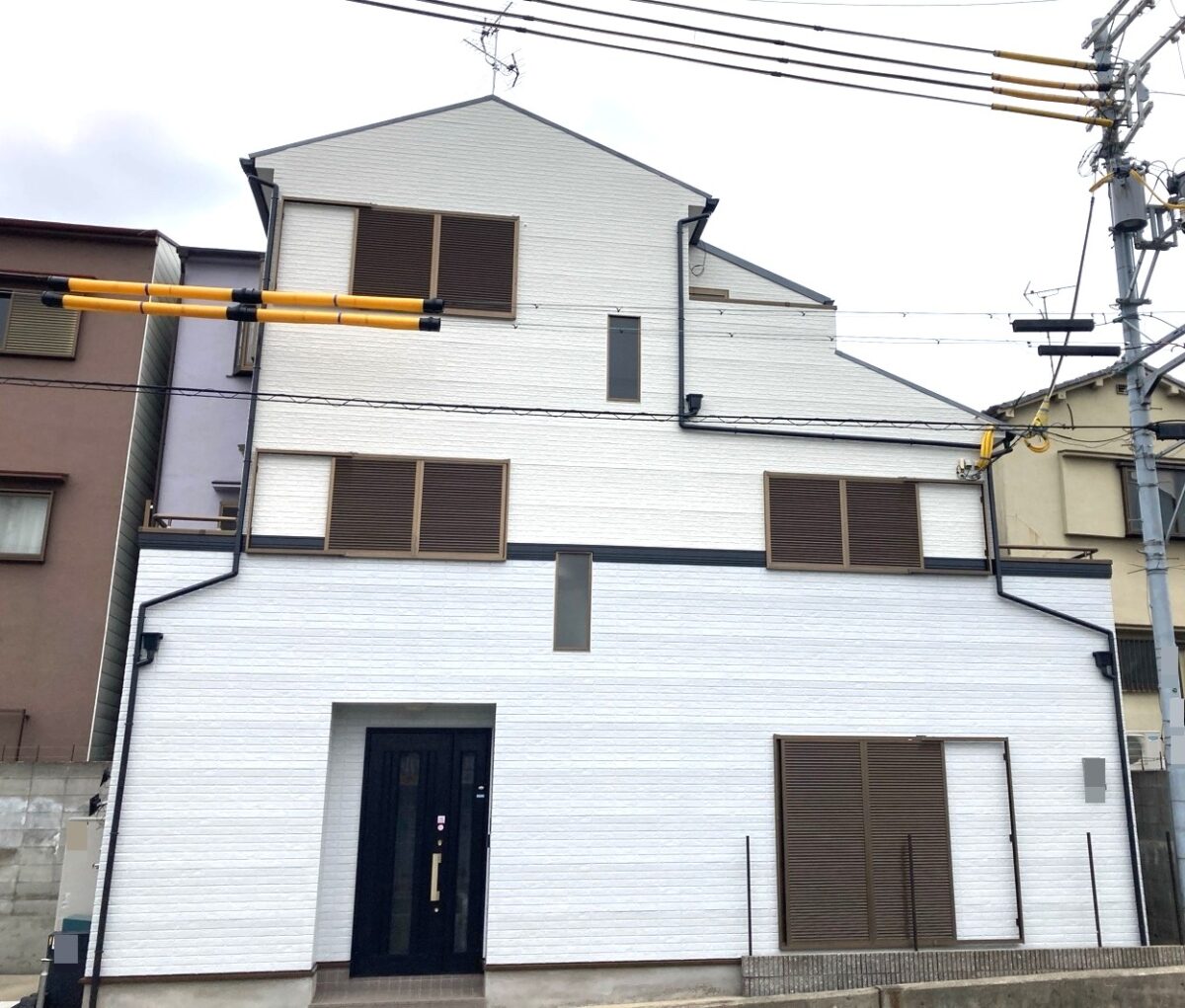 白の美しさで魅せる外観へ