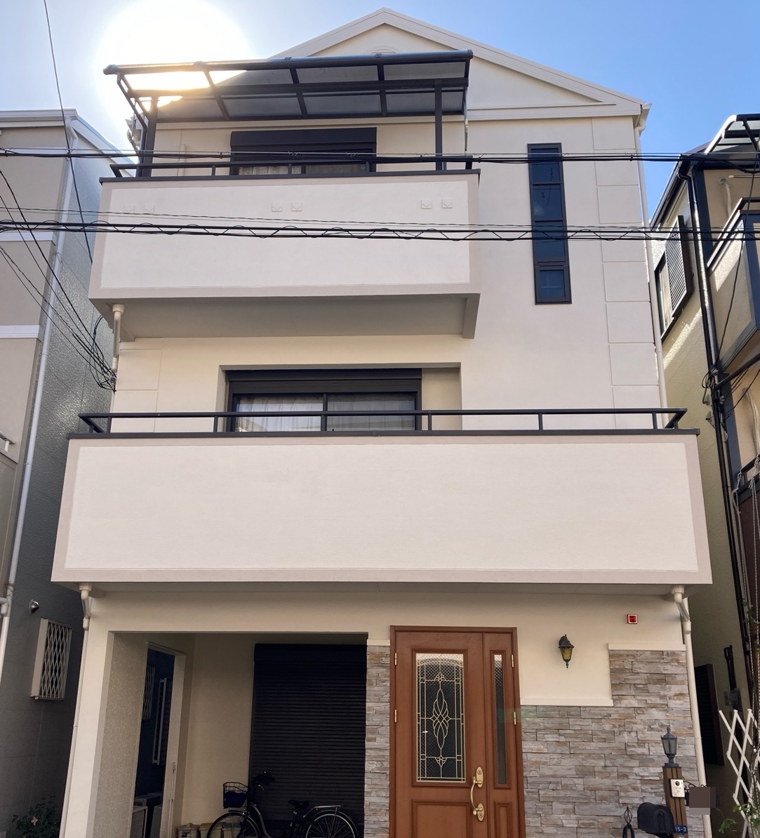 やさしいピンクブラウンからすっきりみえるベージュで印象一新