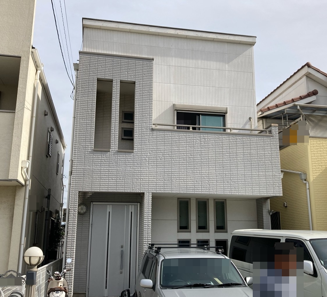 やさしい印象はそのままに、白×ライトグレーで上品に洗練