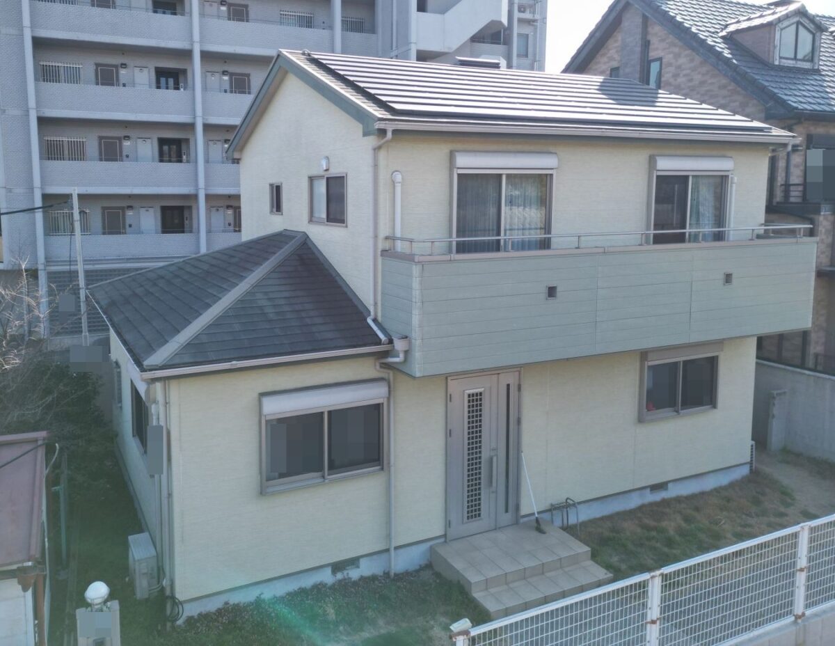 ライトグレーとダークブルーで上品かつ引き締まった印象に