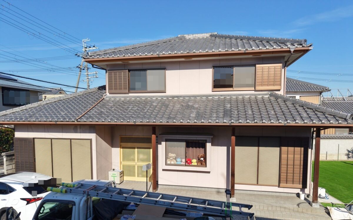 和の趣を残しながら、凛と引き締まる上質な外観へ