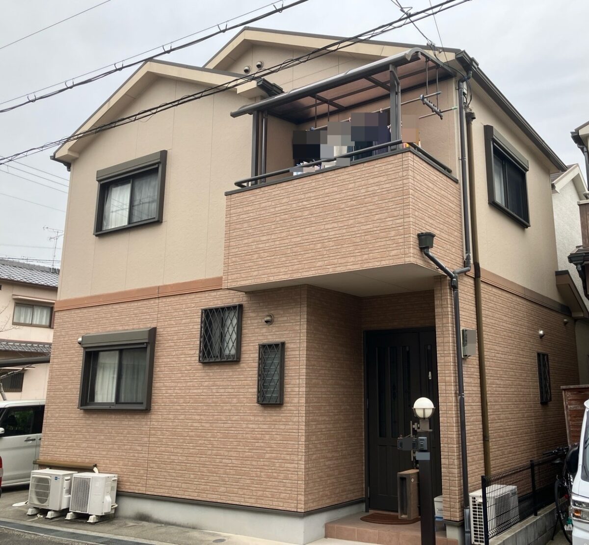 明るく上品に、濃色アクセントで引き締まった外観へ！